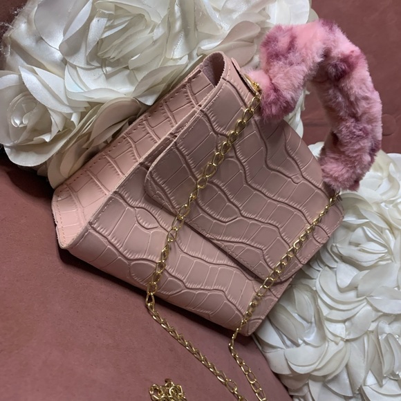 Pink Satchel - Picture 2 of 9